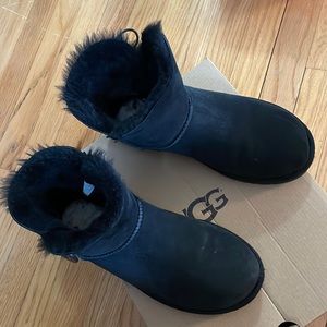 Ugh Mini Bailey Boots in Black Suede